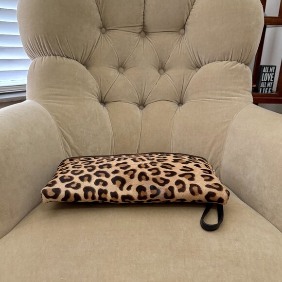 Auth. TRINA TURK Iconic Leopard Print Hair Calf Wristlet Clutch Bag - Picture 5 of 6
